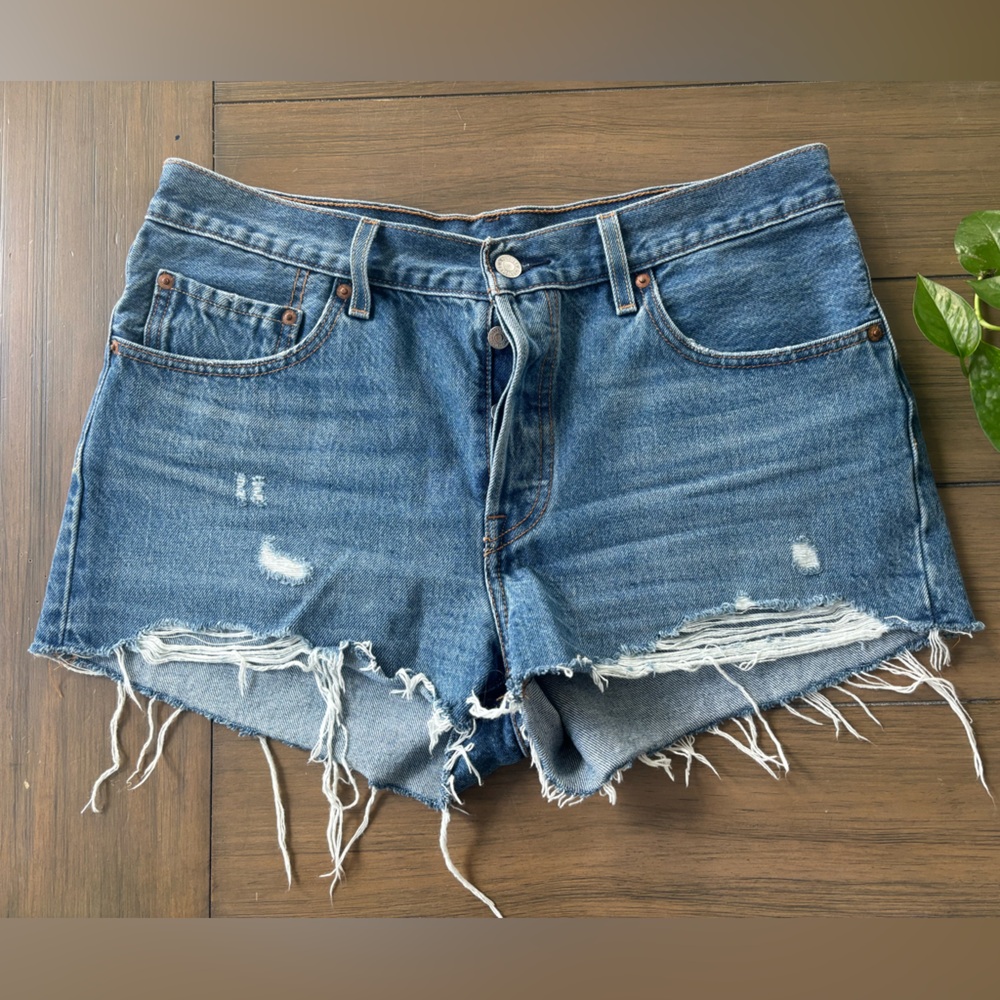 Levi’s 501 denim shorts size 30